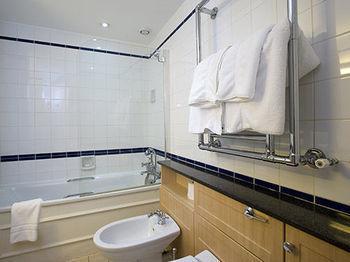 Basil Street Apartahotel 5*