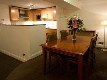 Basil Street Apartahotel 5*